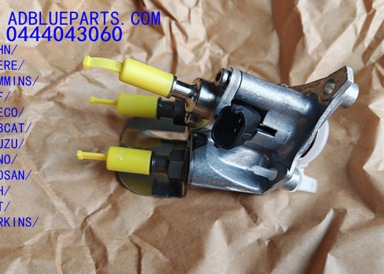 0444043060 OEM BOSCH DEF DOSING UNIT / UREA NOZZLE / DOSING MODULE 0444043060 Adblue Injector Nozzle Nozzle dosing untuk JOHN DEERE CUMMINS DAF IVECO BOBCAT ISUZU HINO DOOSAN CNH PER CATKINS UD